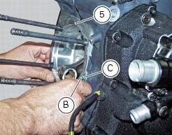 Refitting the cylinder/piston assembly
