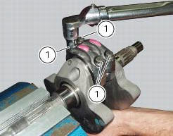 Disassembly of the crankshaft/connecting rods assembly