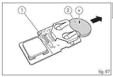 Replacing the battery in the active key