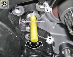 Draining the clutch hydraulic circuit