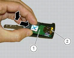 Replacing the battery in the active key