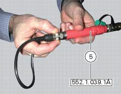 Fuel pressure test