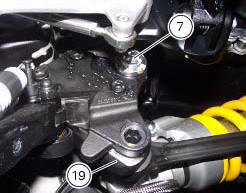 Removal of the shock absorber support