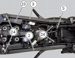 Removal of the tool tray