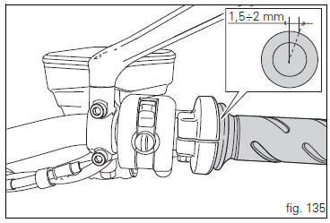 Adjusting throttle control free play