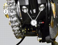 Adjusting the chain tension