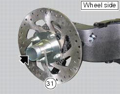 Refitting the rear wheel eccentric hub and rear wheel shaft